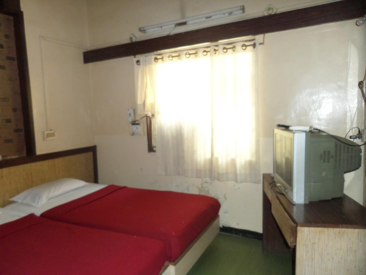 Hotel Sadanand Sāngli Exterior foto